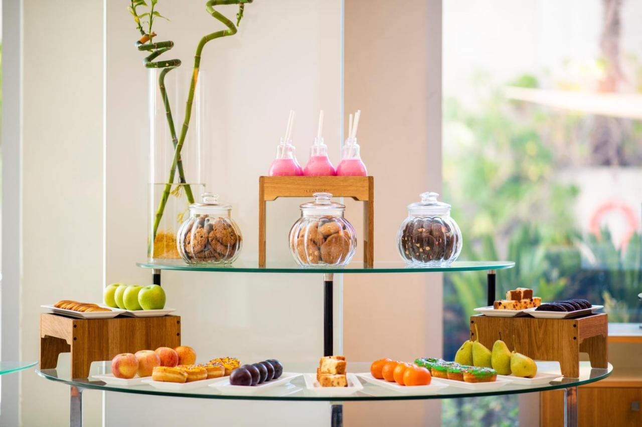 Holiday Inn Muscat Alseeb By Ihg Bagian luar foto