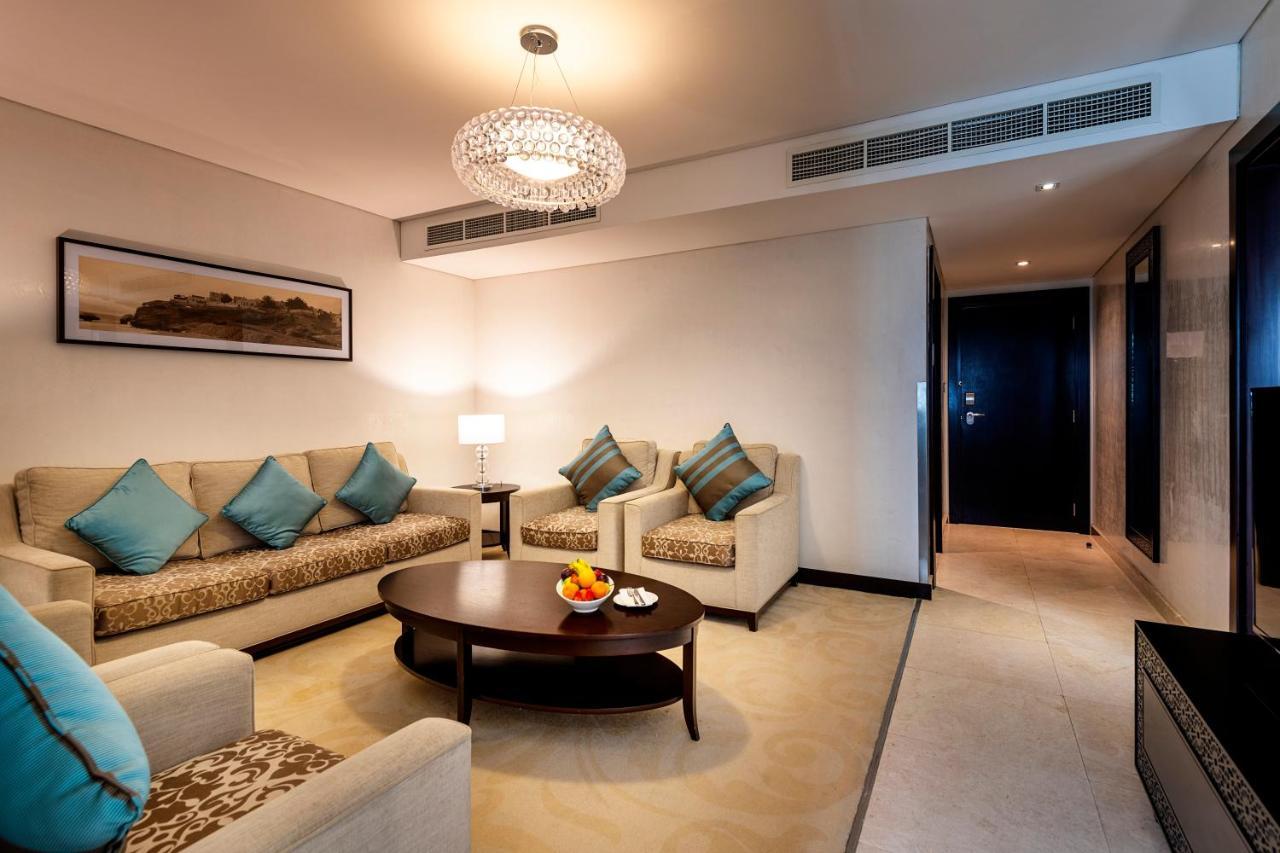Holiday Inn Muscat Alseeb By Ihg Bagian luar foto