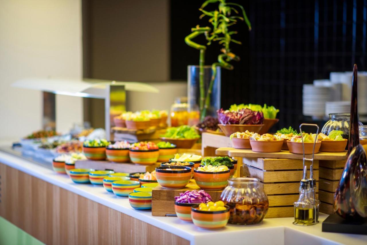 Holiday Inn Muscat Alseeb By Ihg Bagian luar foto