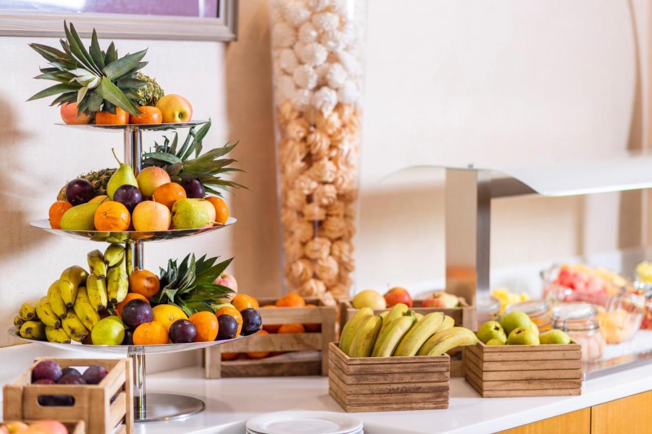 Holiday Inn Muscat Alseeb By Ihg Bagian luar foto